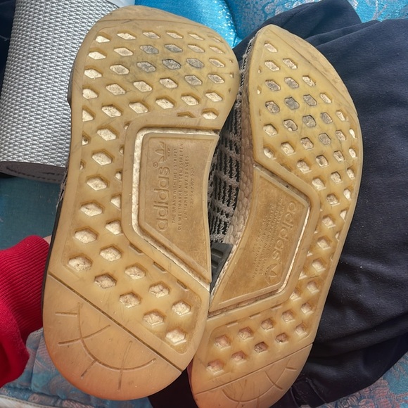 Adidas running shoes - Picture 2 of 4